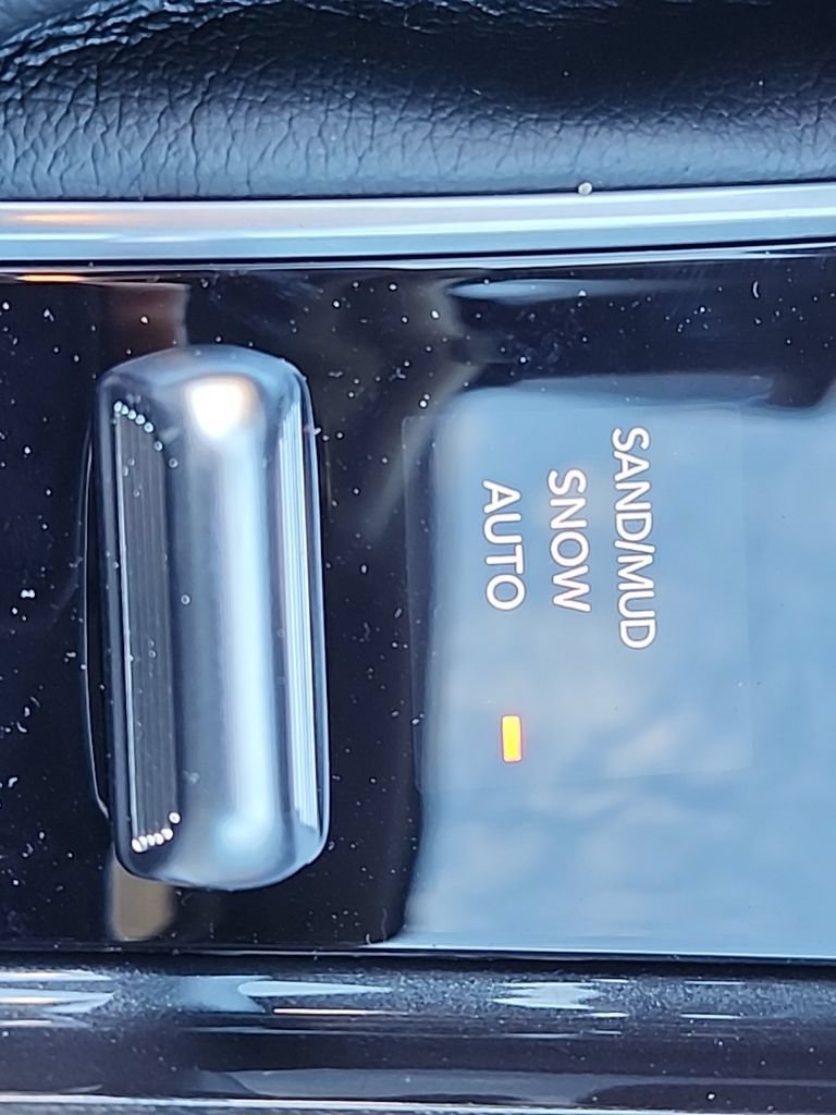 New 2026 Jeep Compass Latitude AWD/4WD image 10