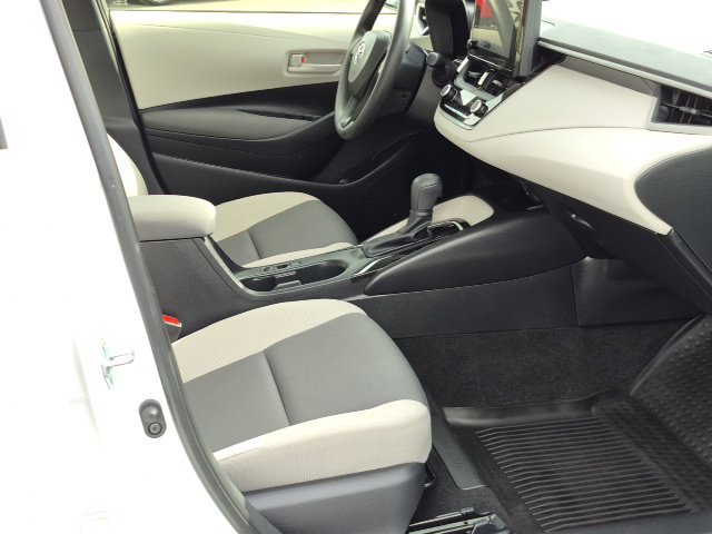Used 2026 Toyota Corolla LE w/ LE Premium Package FWD image 19