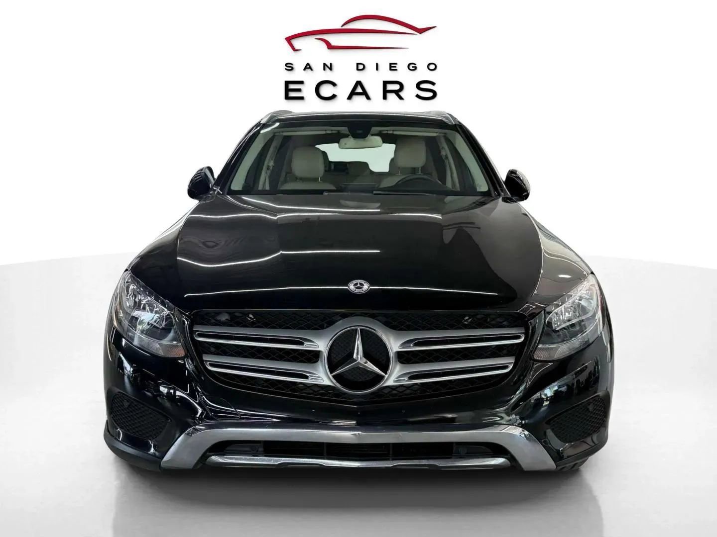 Used 2018 Mercedes-Benz GLC 300 w/ Premium Package image 2