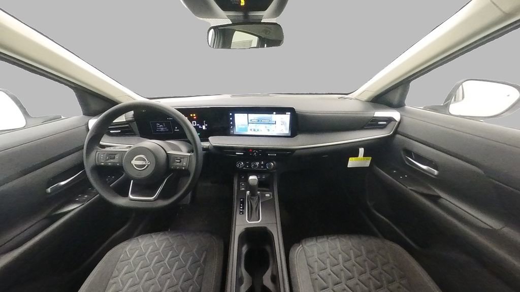 Used 2025 Nissan Kicks SV AWD/4WD image 17