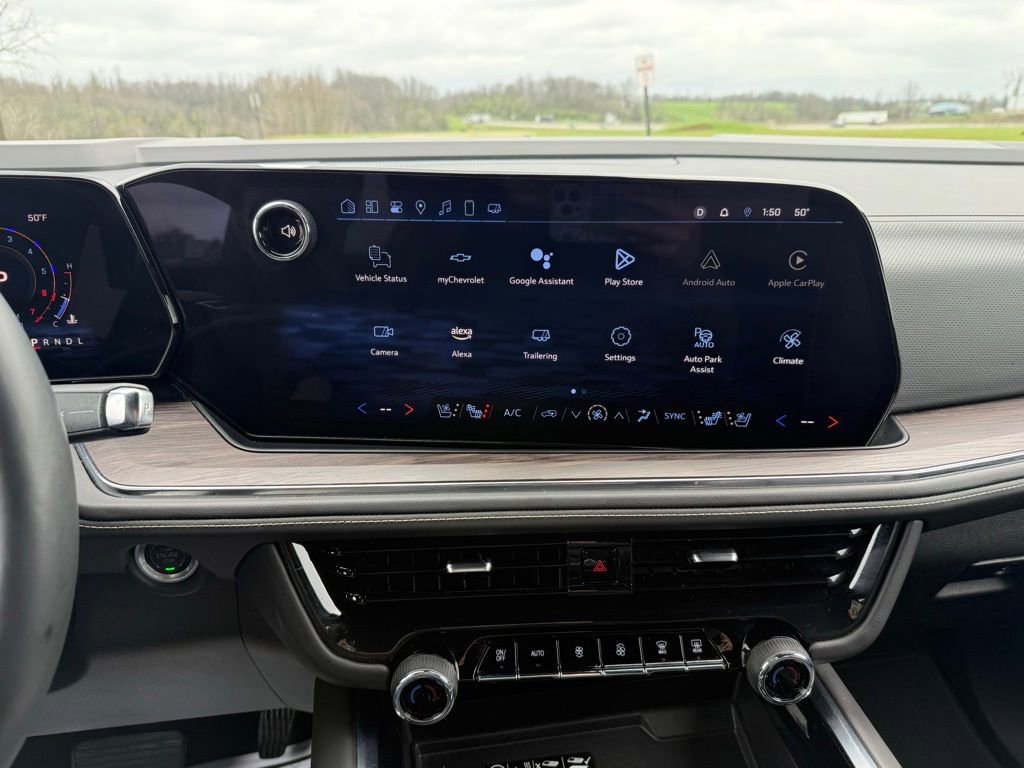 Used 2025 Chevrolet Suburban Premier image 40