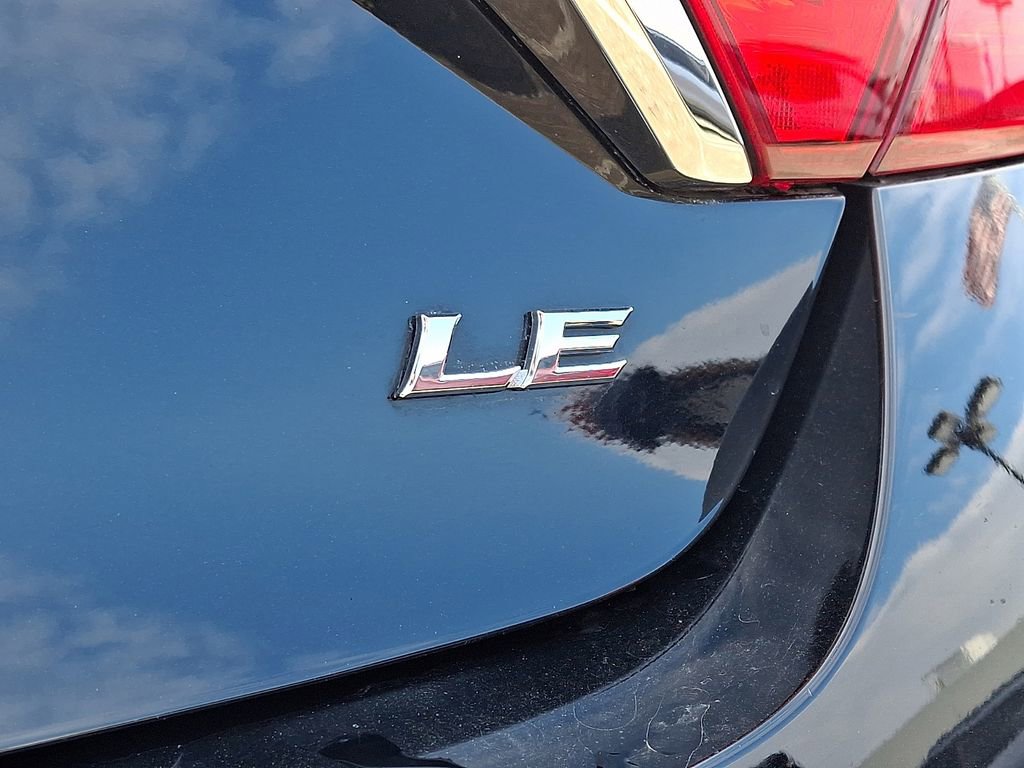 Used 2015 Toyota Camry LE image 31