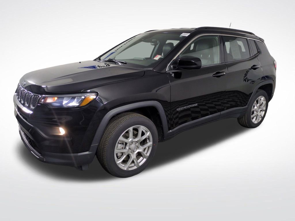 Used 2023 Jeep Compass Latitude AWD/4WD image 1