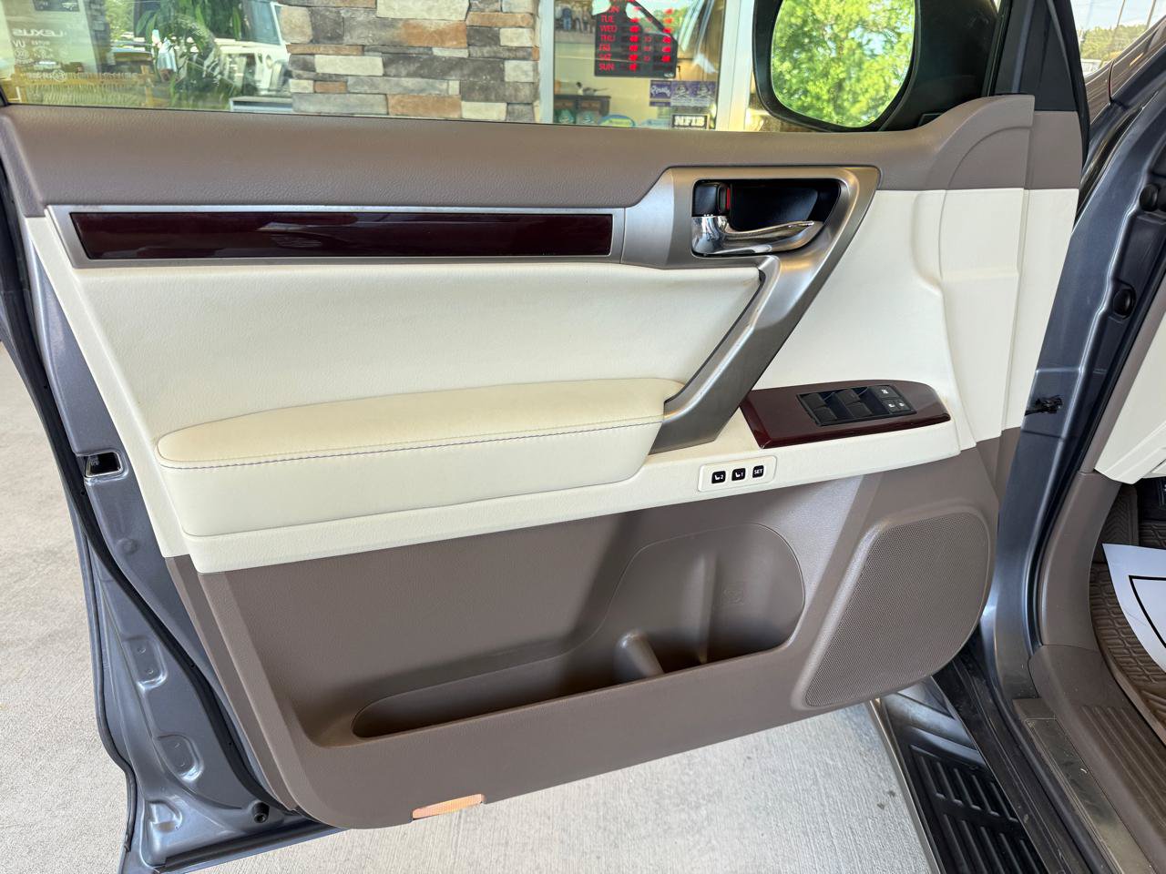 Used 2015 Lexus GX 460 w/ Premium Package AWD/4WD image 14