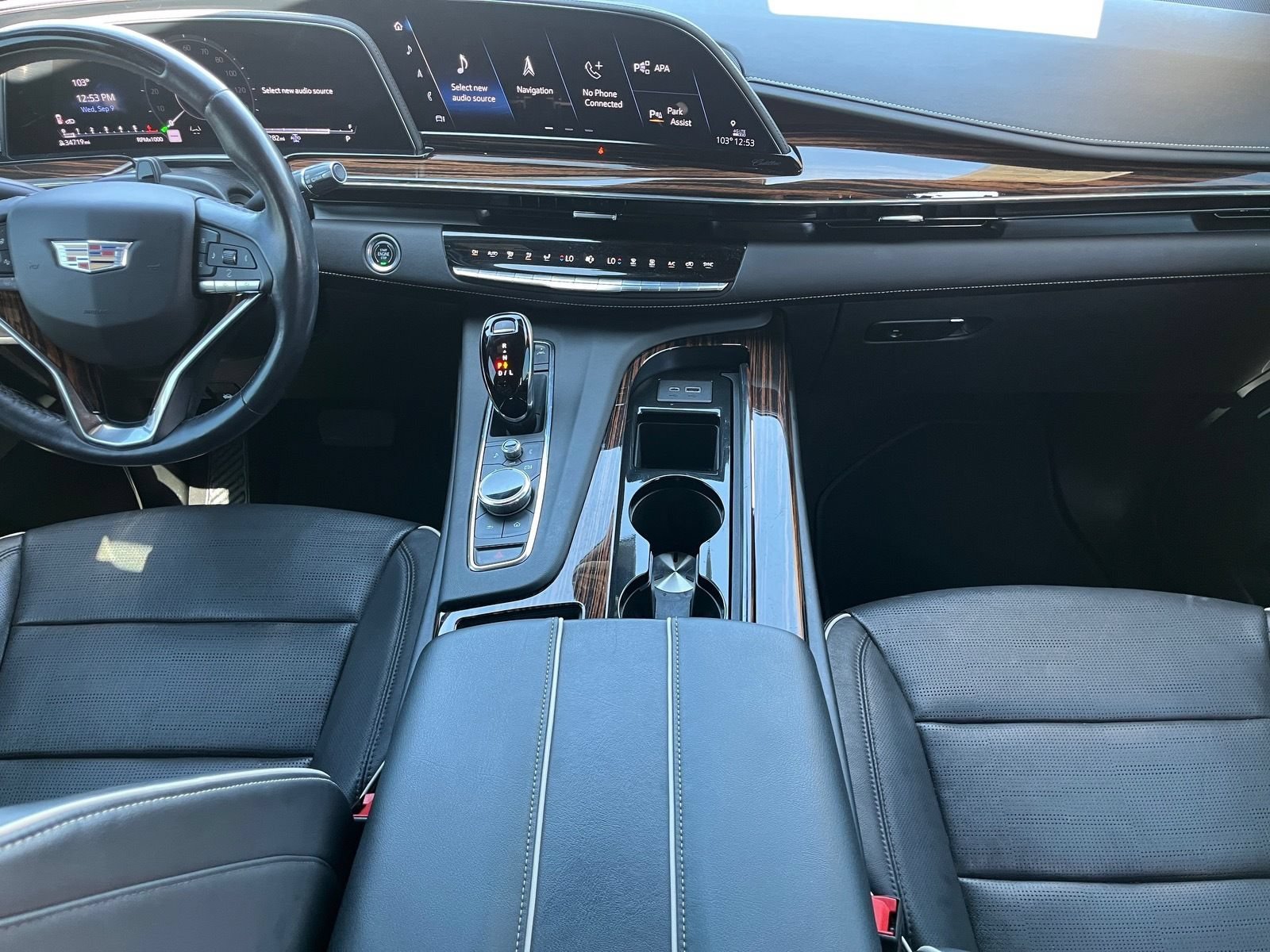 Used 2022 Cadillac Escalade ESV Premium Luxury w/ Performance Package AWD/4WD image 14