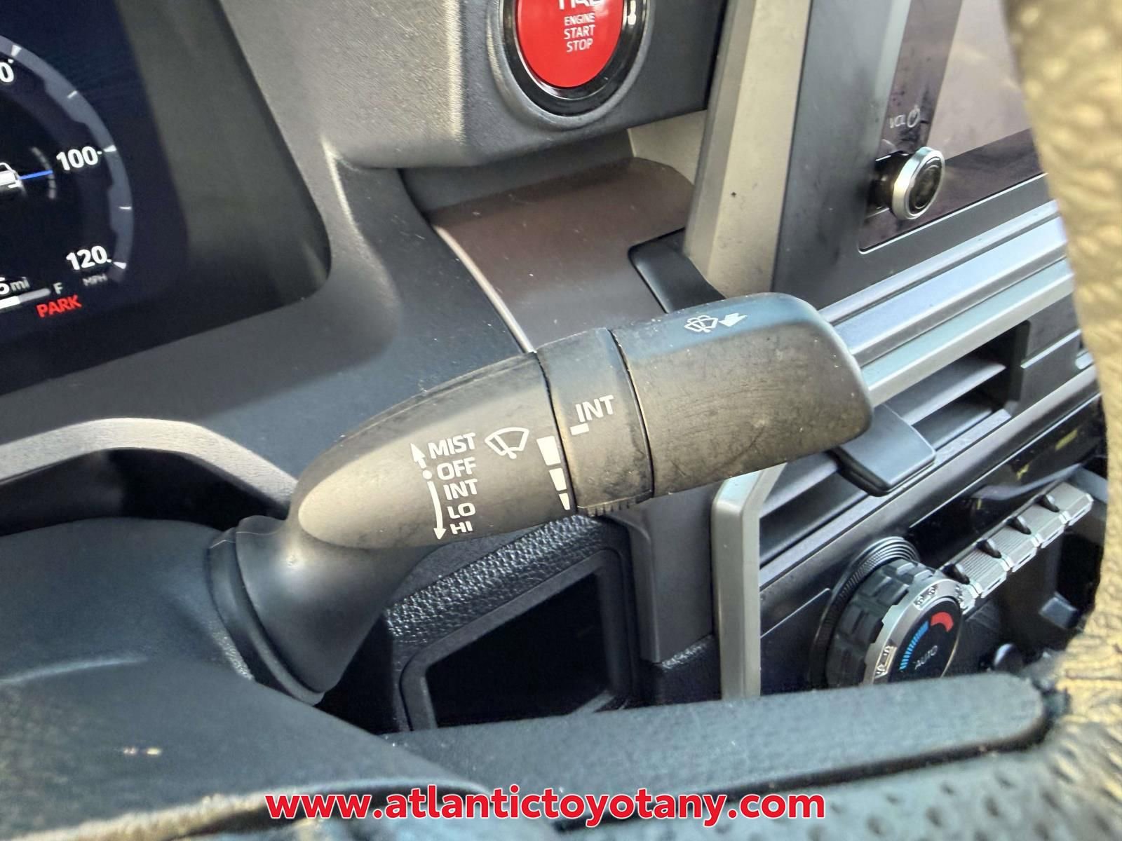 Used 2024 Toyota Tacoma TRD Off-Road image 28