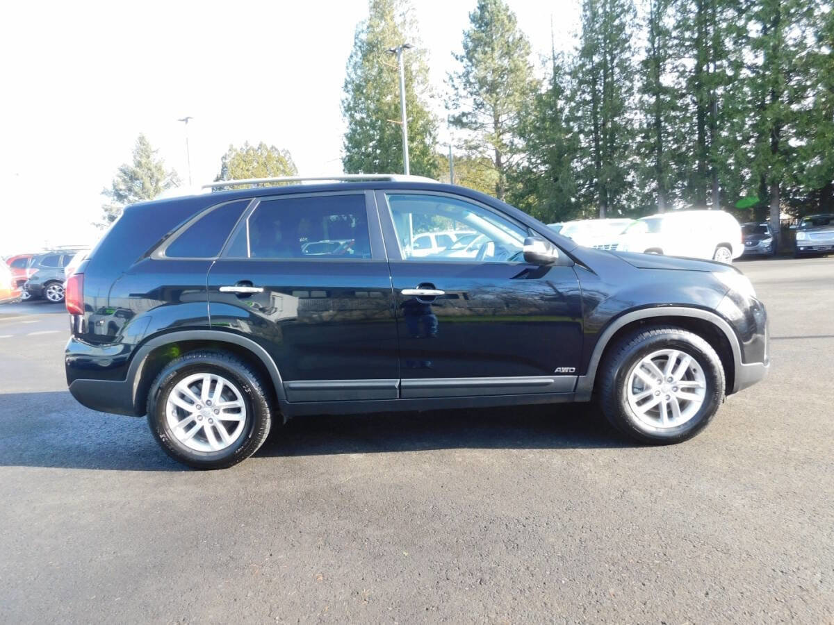 Used 2014 Kia Sorento LX image 21