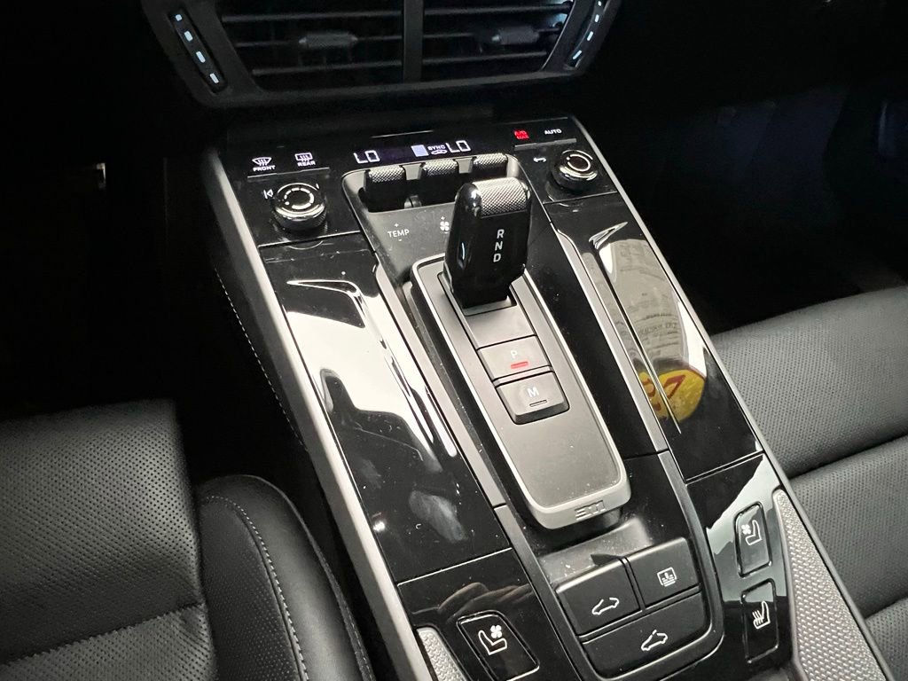 Certified 2025 Porsche 911 Carrera image 11