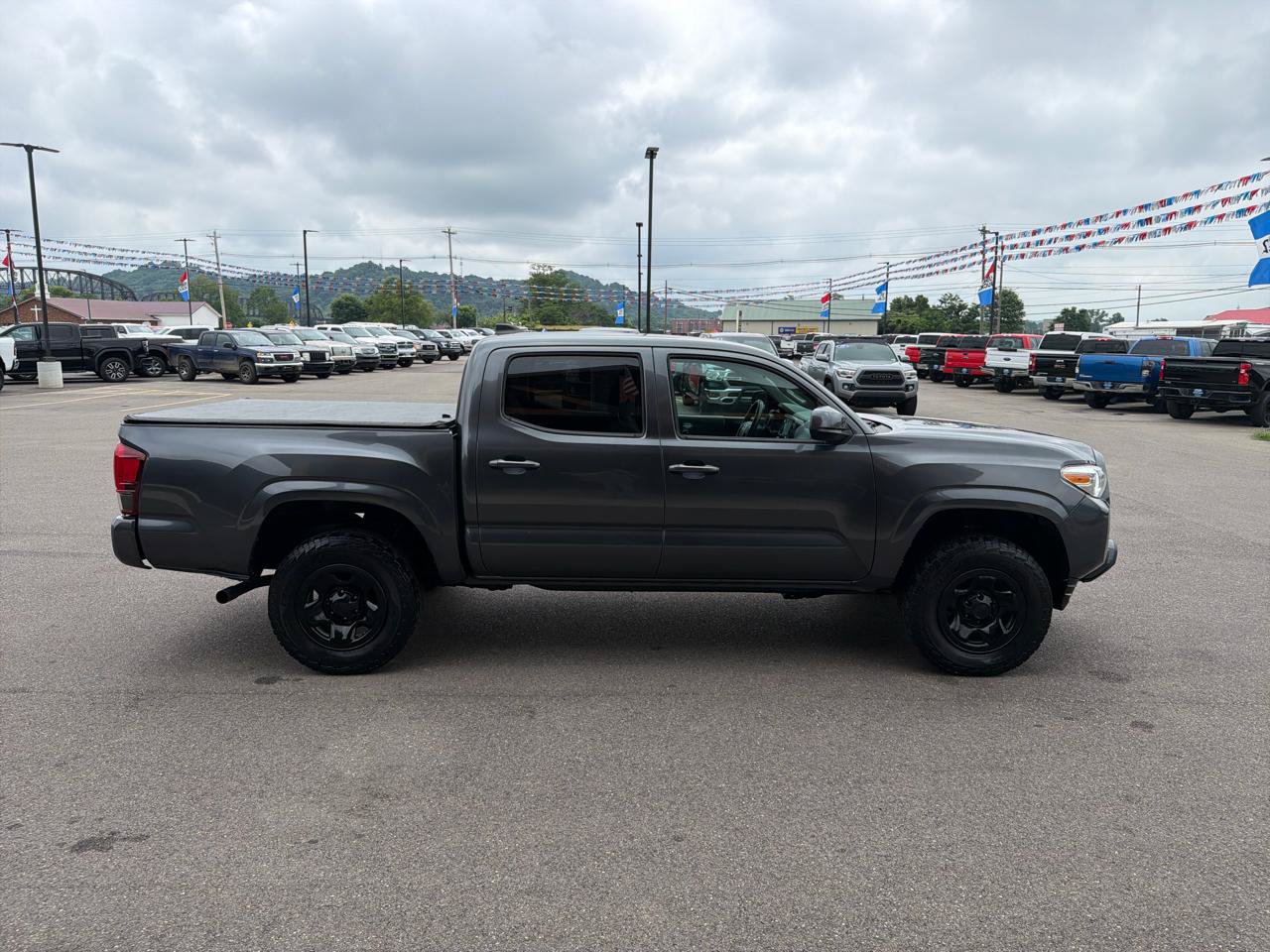 Used 2021 Toyota Tacoma SR AWD/4WD image 25