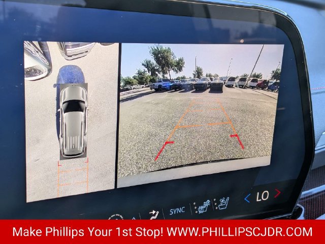 Used 2025 Chevrolet Traverse RS FWD image 20