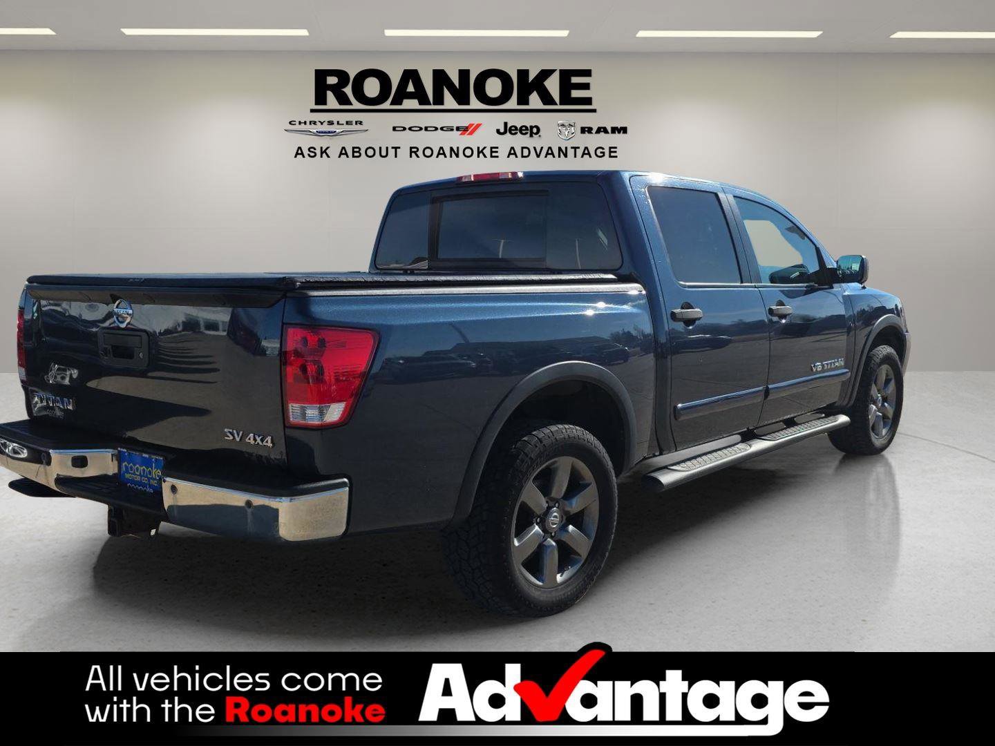 Used 2015 Nissan Titan SV w/ SV Value Truck Package image 9