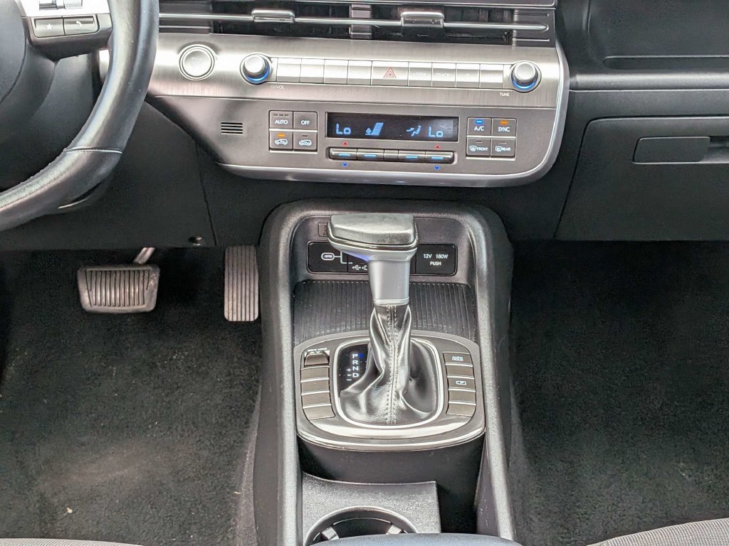 Used 2025 Hyundai Kona SEL FWD image 25