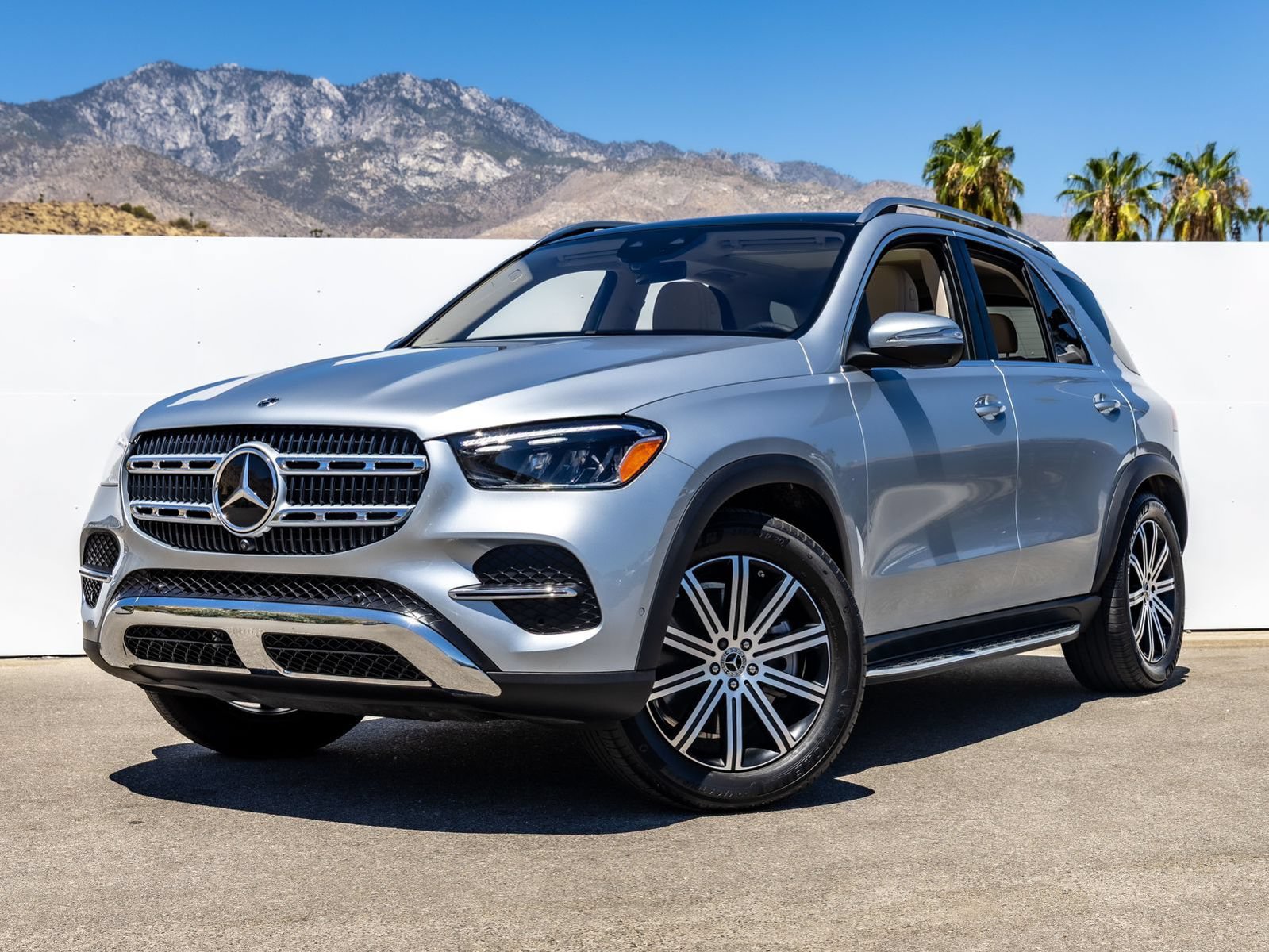 Used 2025 Mercedes-Benz GLE 450 4MATIC image 1