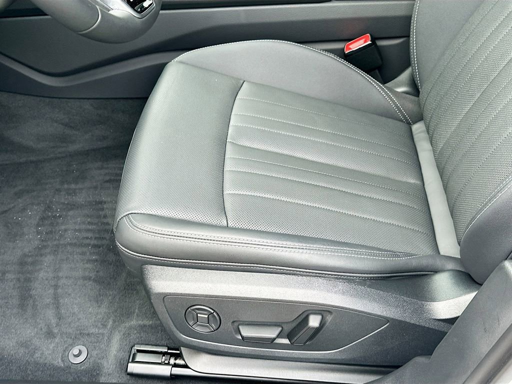 Used 2025 Audi A6 3.0T Premium image 19
