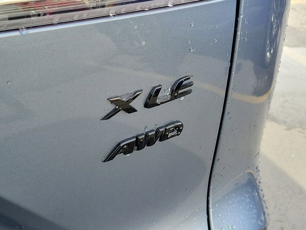 Used 2024 Toyota Corolla Cross XLE w/ Convenience Package image 7