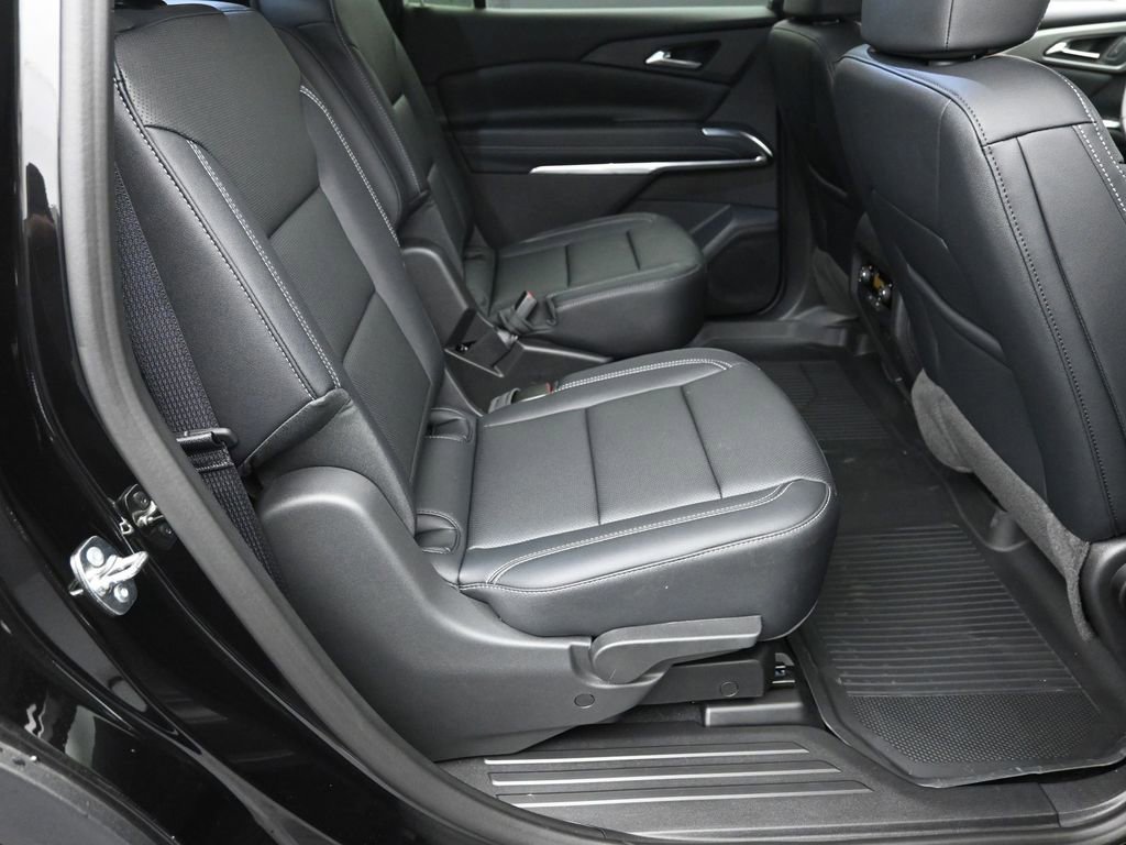 New 2026 Chevrolet Traverse LT image 8