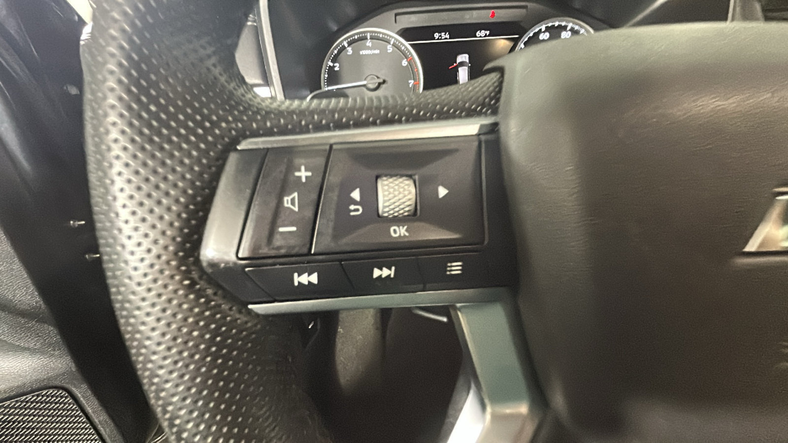 Used 2025 Mitsubishi Outlander SE AWD/4WD image 18