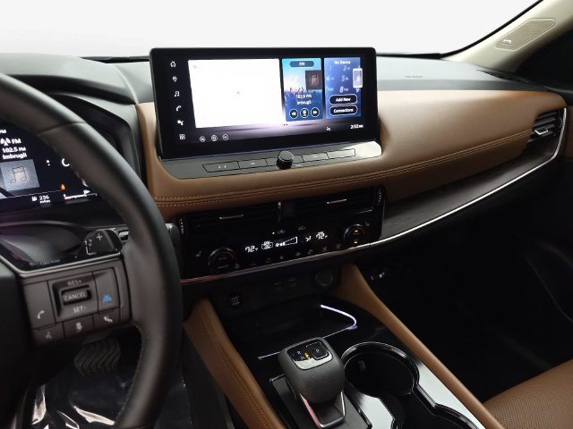 Used 2025 Nissan Rogue Platinum w/ Tech Package FWD image 20