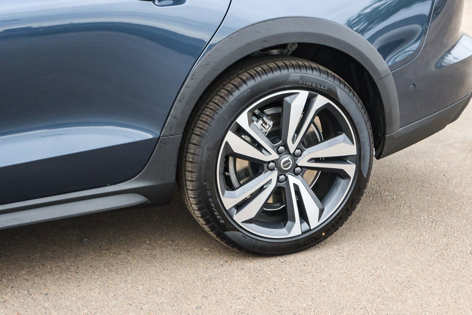 New 2026 Volvo V60 B5 Cross Country Plus w/ Climate Package image 10