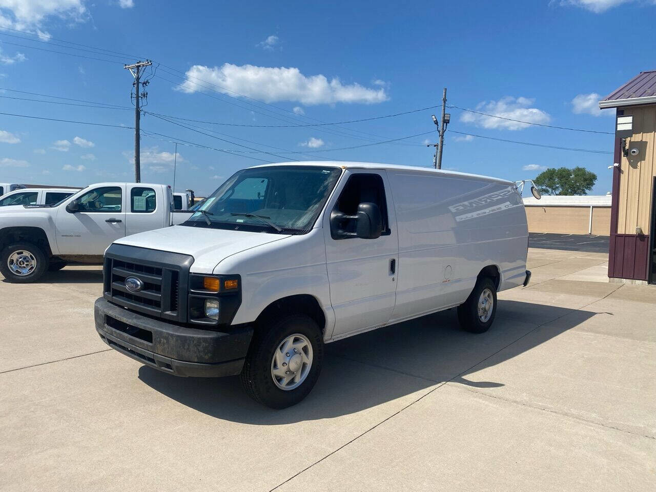 Used 2011 Ford E-350 and Econoline 350 Extended Super Duty image 14