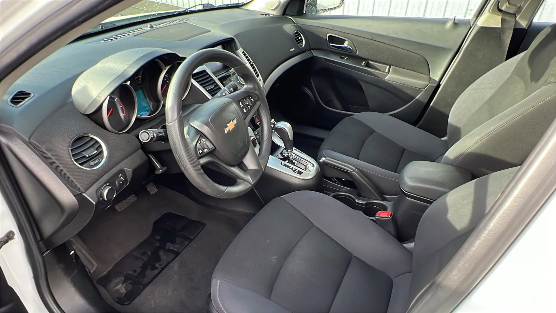 Used 2016 Chevrolet Cruze LT image 13