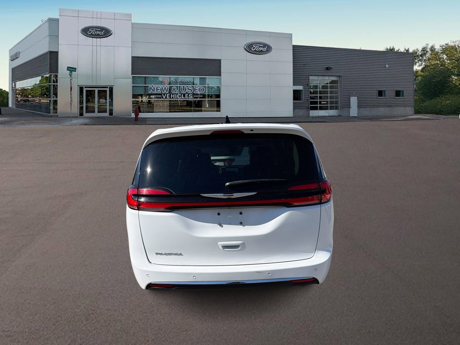Used 2023 Chrysler Pacifica Touring-L FWD image 10