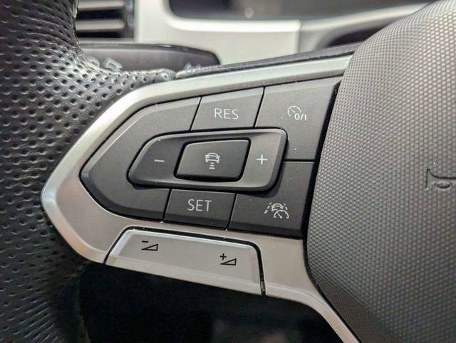 Used 2022 Volkswagen Atlas Cross Sport SEL Premium R-Line AWD/4WD image 20