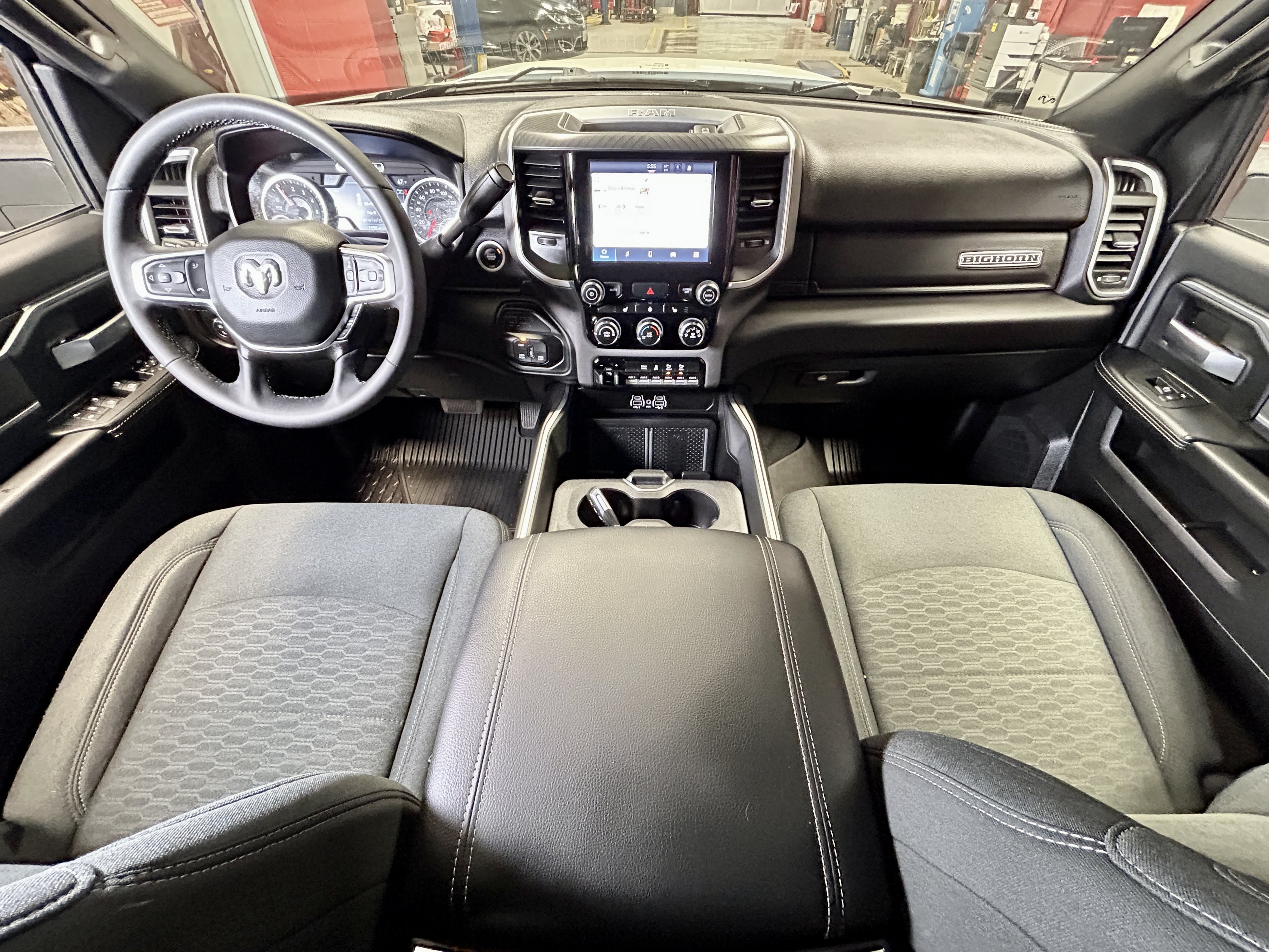Certified 2025 RAM 2500 Big Horn AWD/4WD image 20