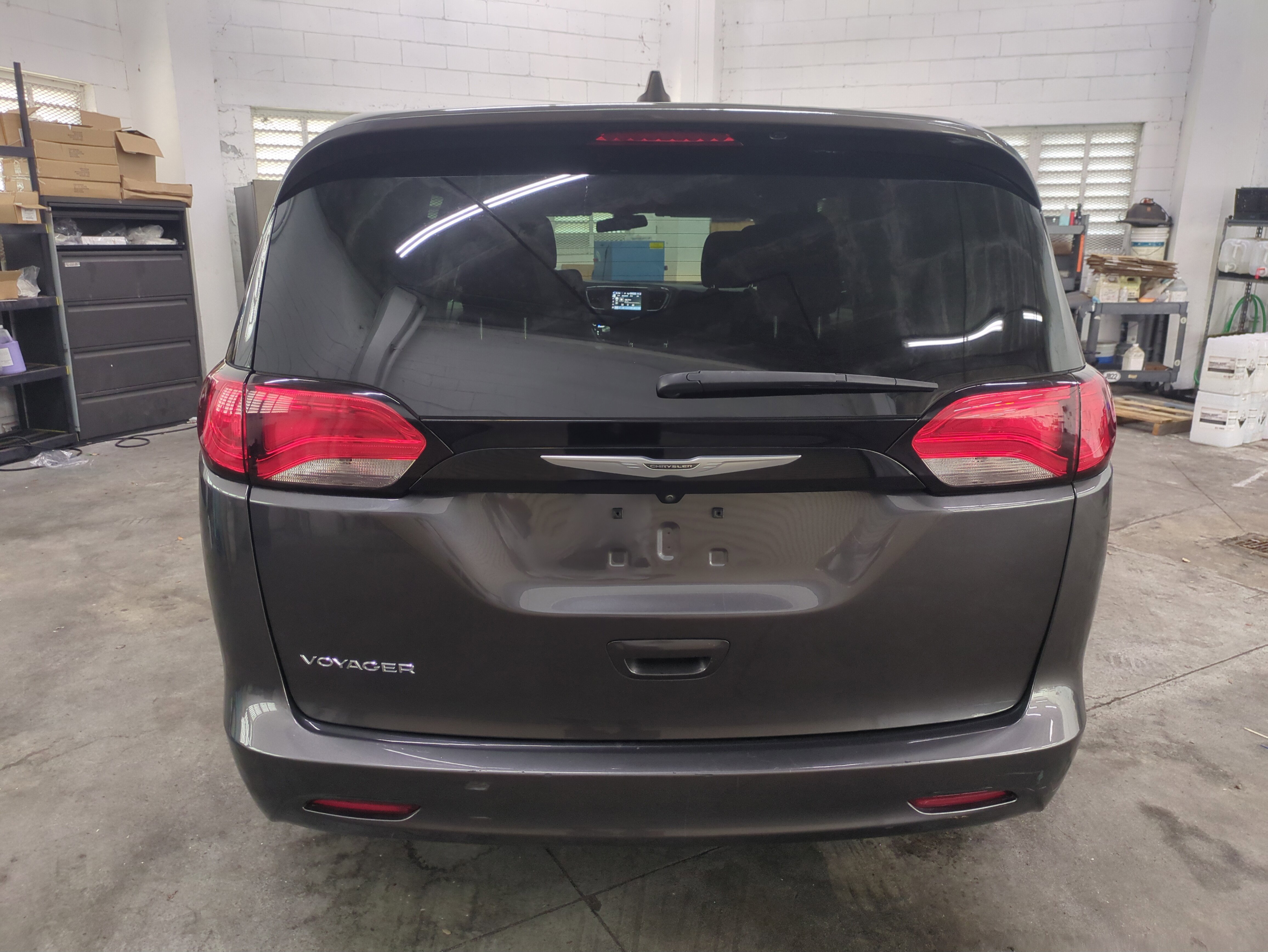 Certified 2022 Chrysler Voyager LX image 6