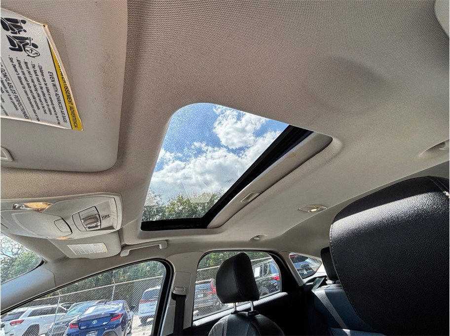 Used 2015 Ford Focus Titanium image 31