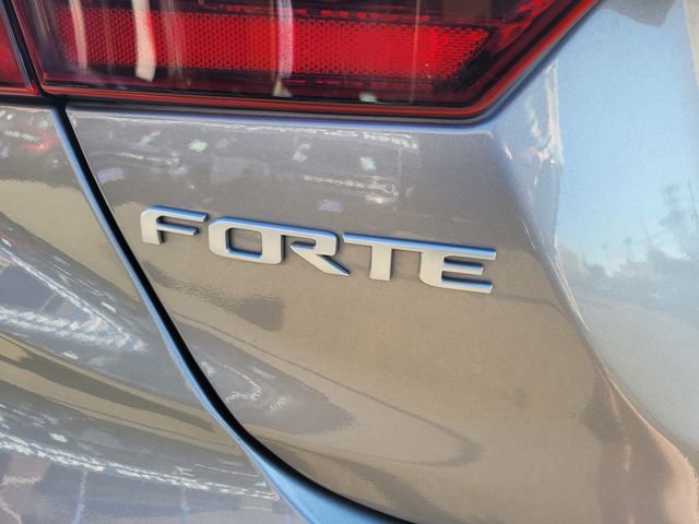 Used 2023 Kia Forte GT-Line w/ GT-Line Premium Package image 7