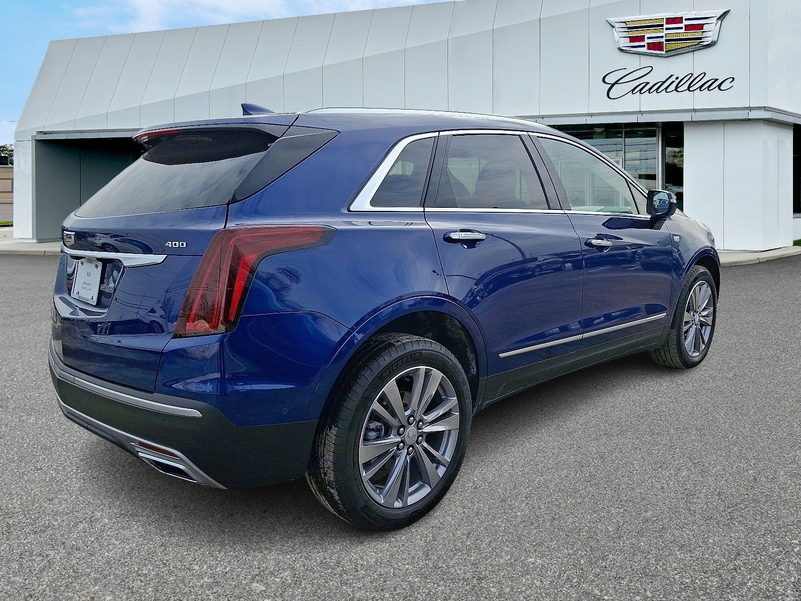 Certified 2023 Cadillac XT5 Premium Luxury w/ Platinum Package image 5