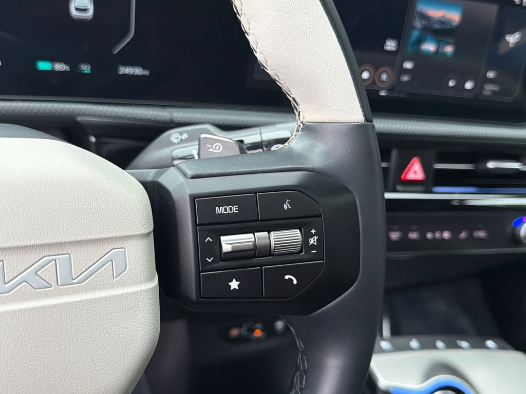 Certified 2025 Kia EV6 GT-Line AWD/4WD image 30