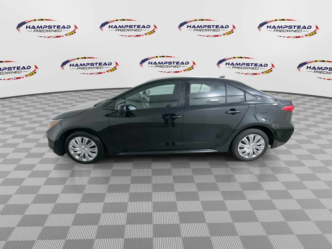 Used 2023 Toyota Corolla LE FWD image 5