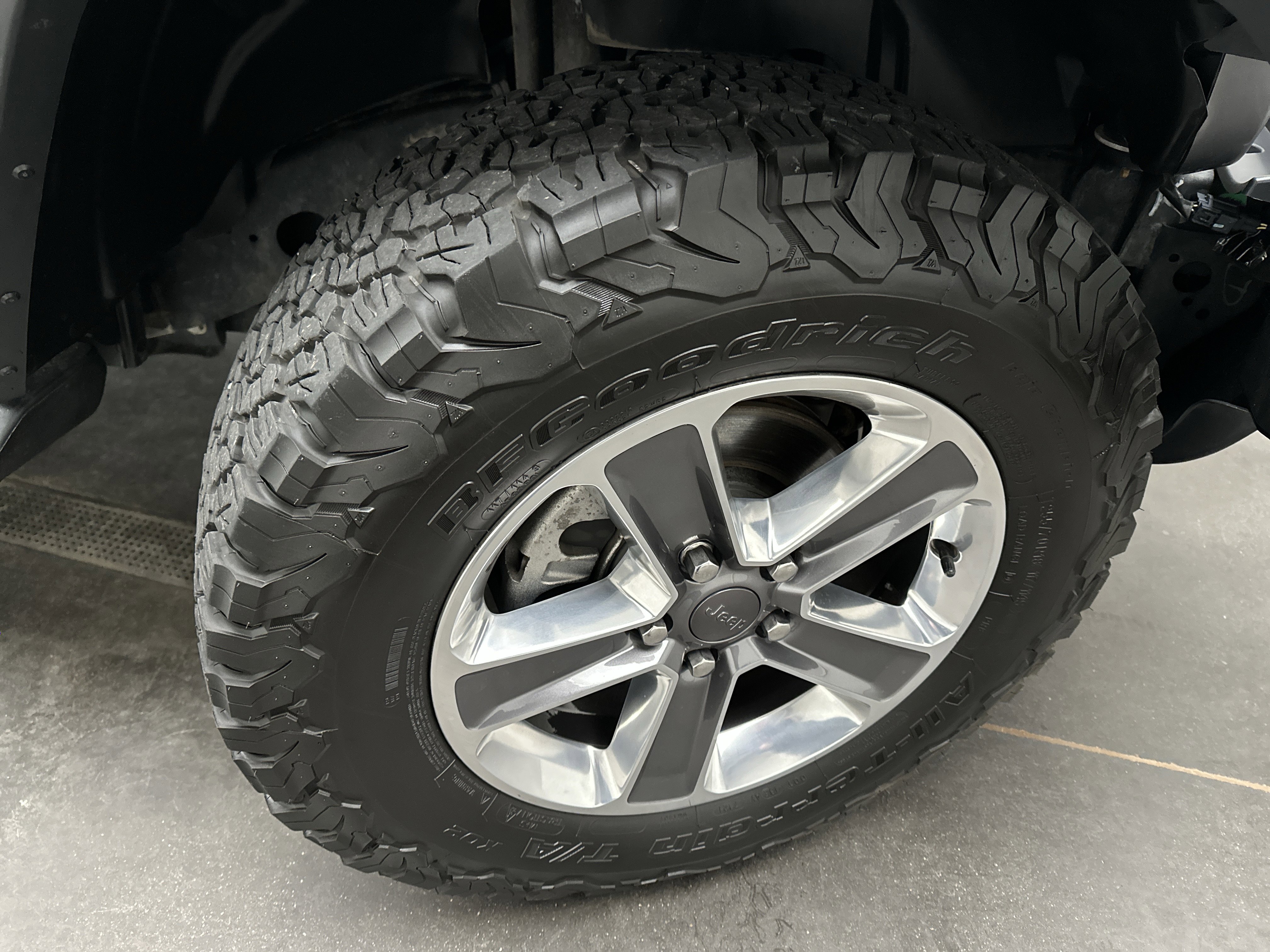 Used 2018 Jeep Wrangler Unlimited Sahara image 10