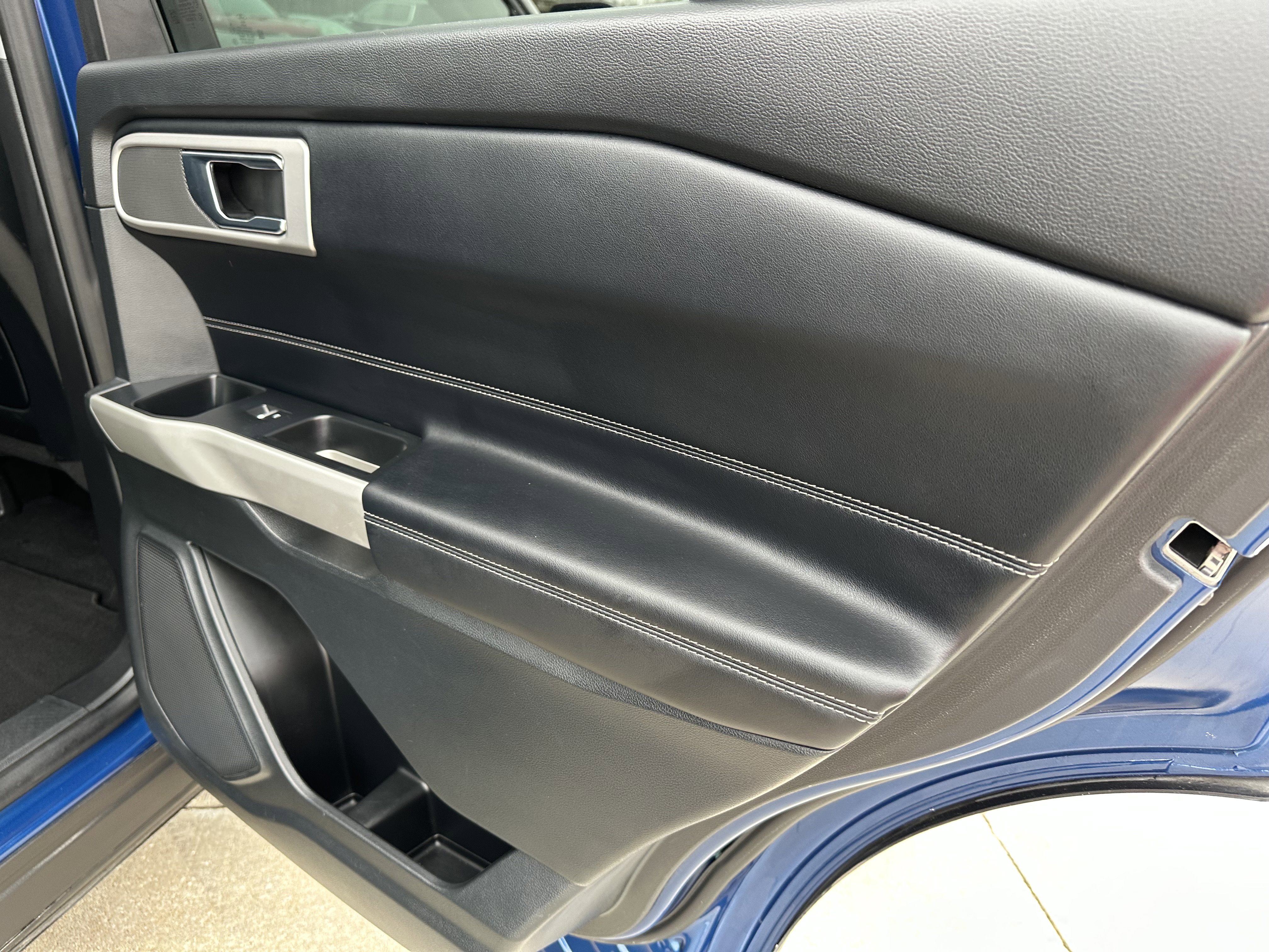 Used 2020 Ford Explorer XLT w/ Equipment Group 202A image 31