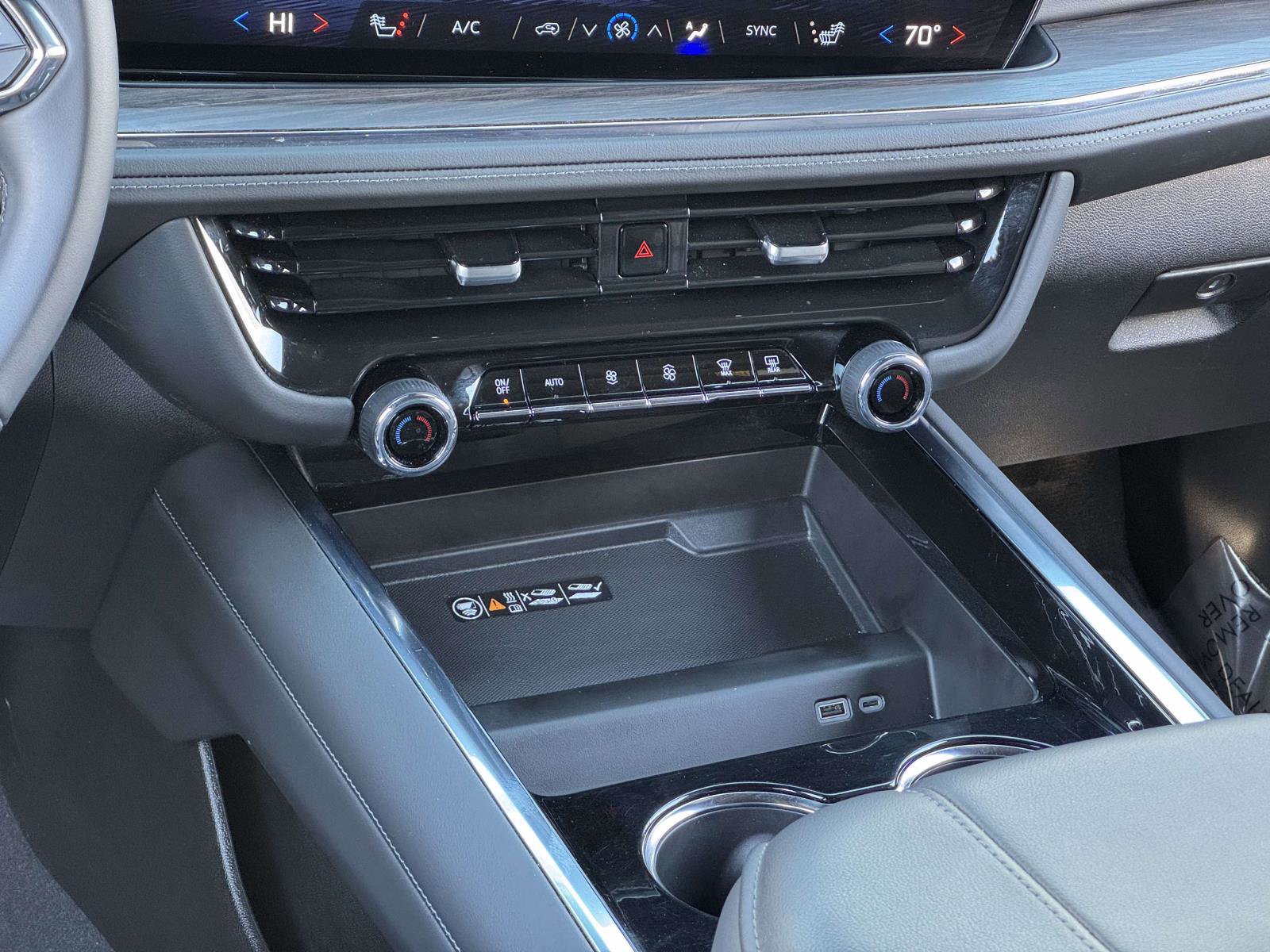 Certified 2025 Chevrolet Suburban Z71 image 4