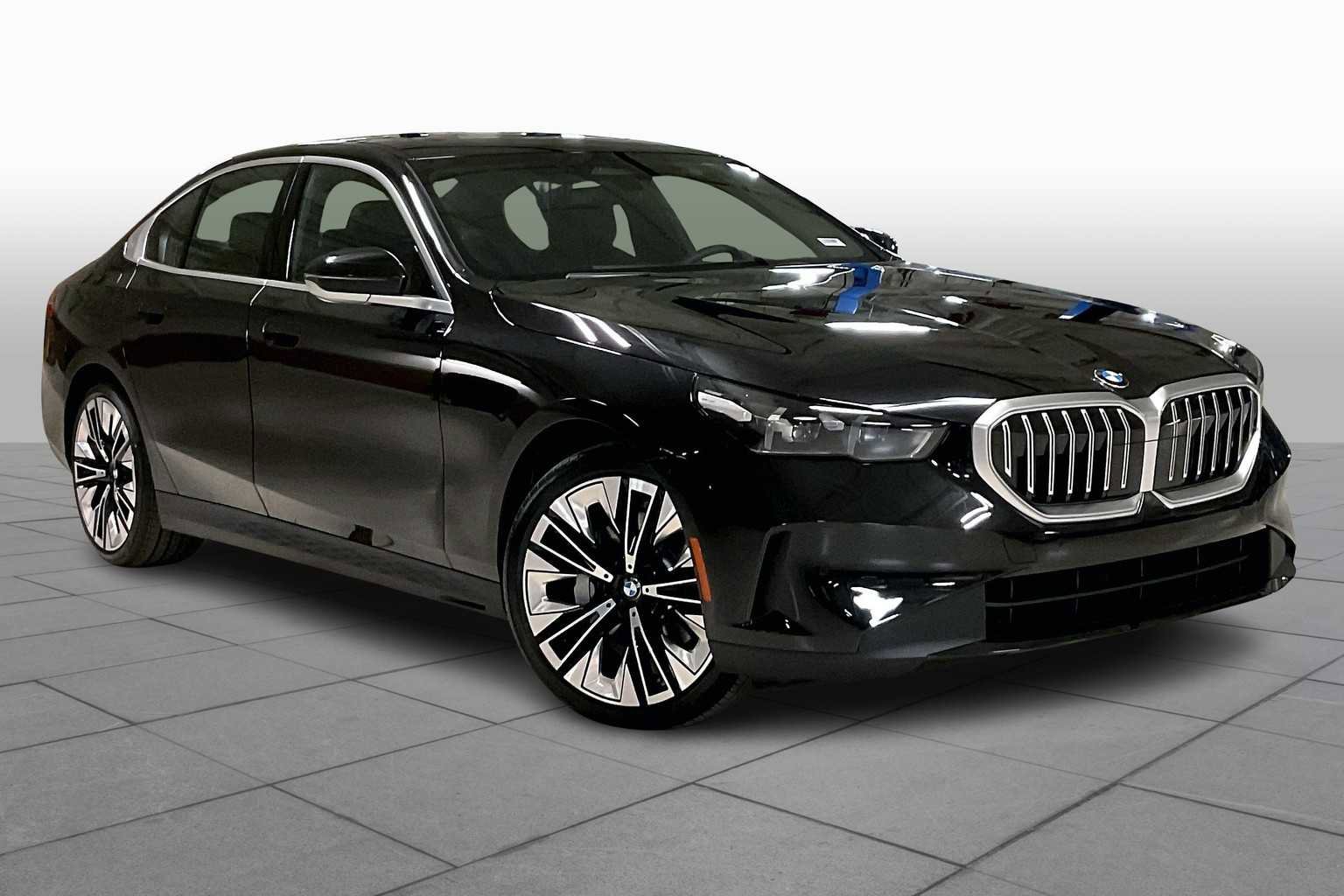 Used 2025 BMW 530i RWD image 2
