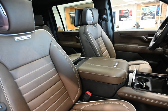 New 2026 GMC Yukon XL Denali Ultimate AWD/4WD image 10