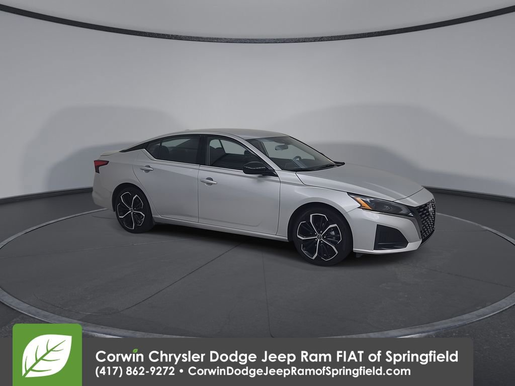 Used 2024 Nissan Altima 2.5 SR image 2