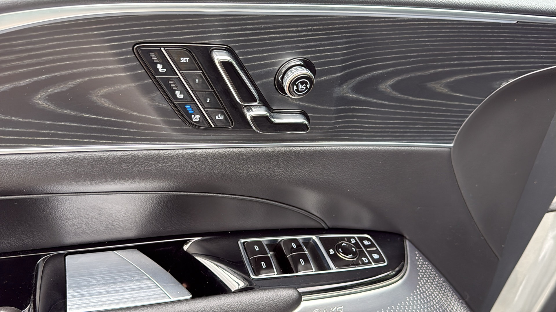 Certified 2025 Cadillac Lyriq Luxury w/ LPO, Floor Liner Package AWD/4WD image 11