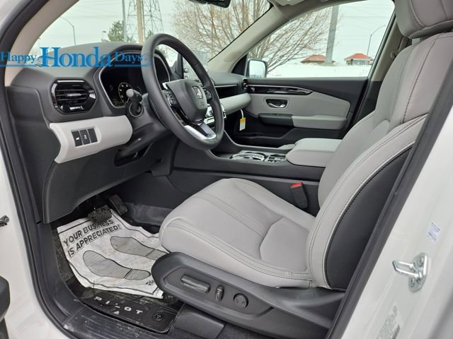 New 2025 Honda Pilot EX-L image 3