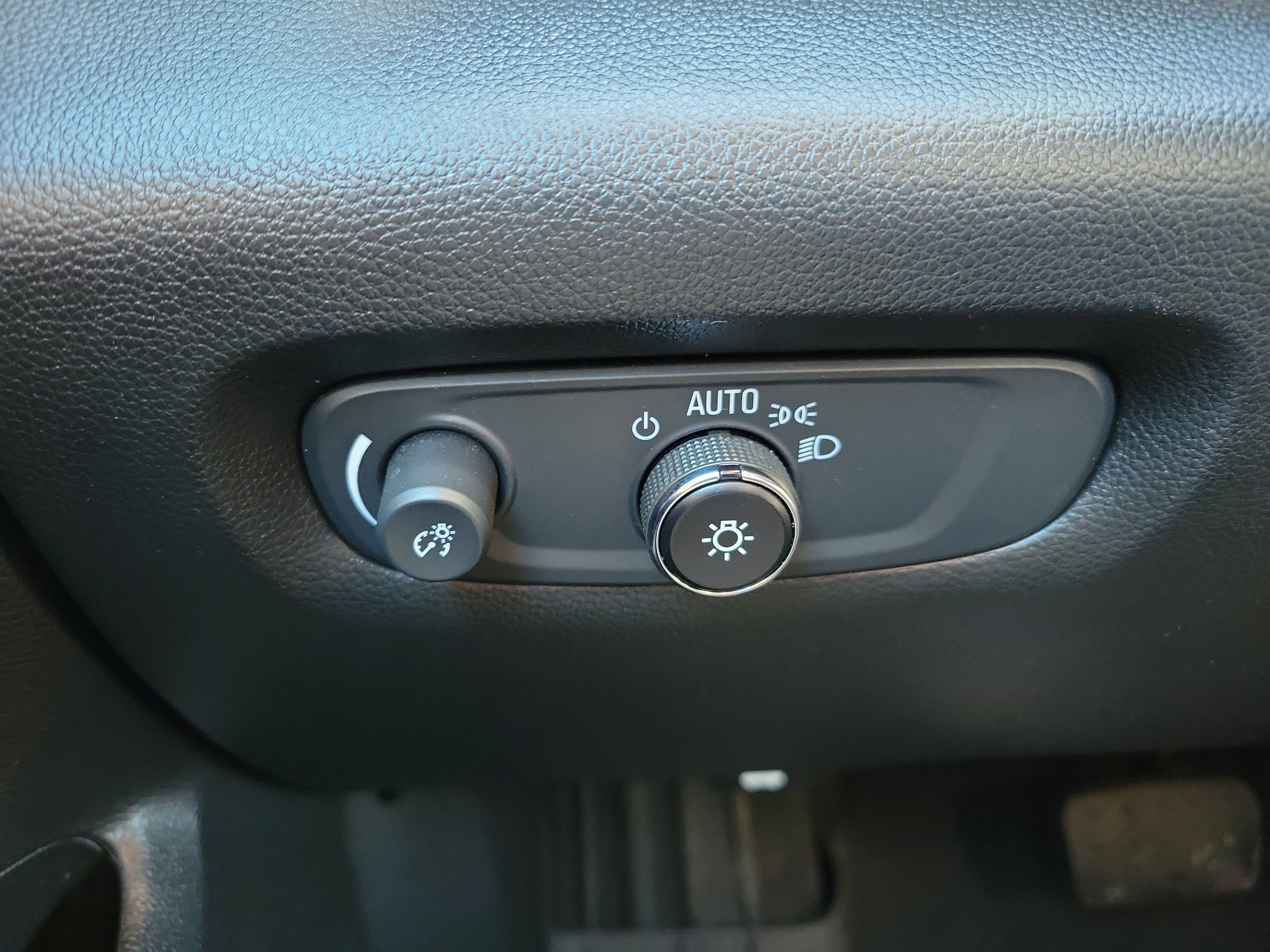 Used 2023 Chevrolet Traverse Premier w/ LPO, Floor Liner Package image 26