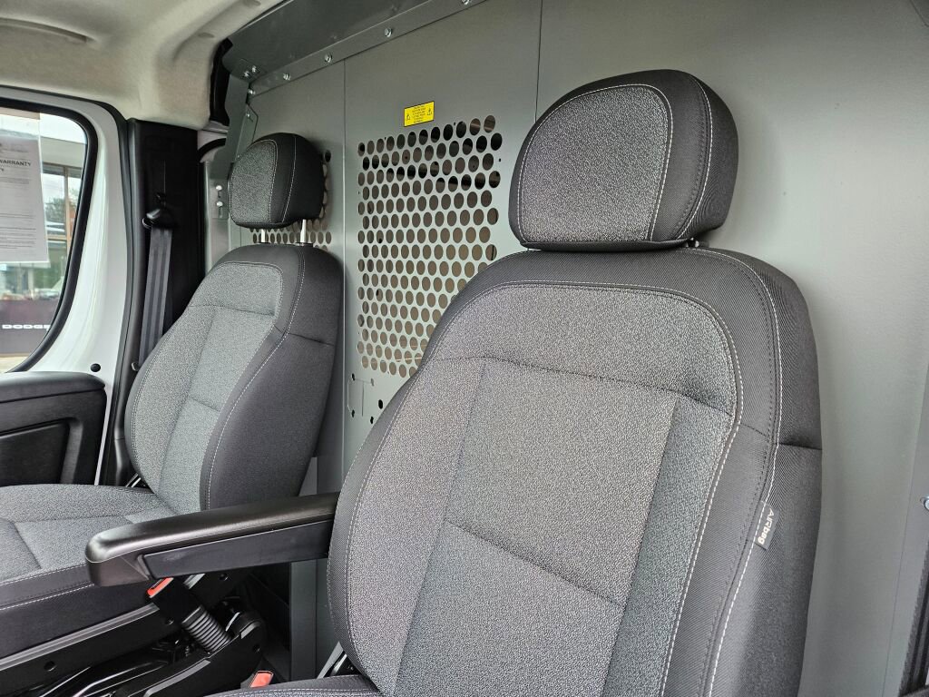 Used 2025 RAM ProMaster 2500 w/ Convenience Group FWD image 16