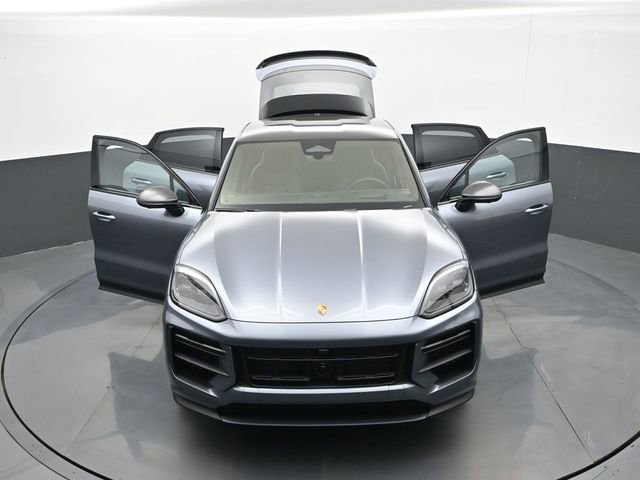 New 2026 Porsche Cayenne Turbo GT image 32