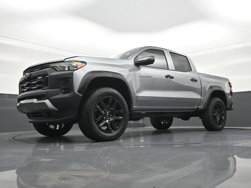 Used 2025 Chevrolet Colorado Trail Boss AWD/4WD image 24