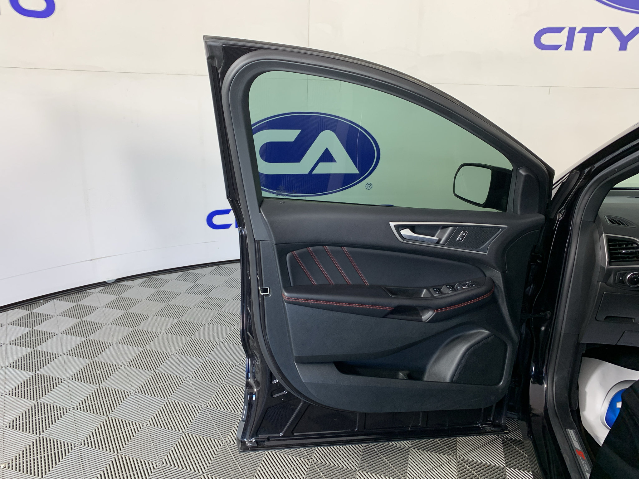 Used 2023 Ford Edge ST-Line AWD/4WD image 13