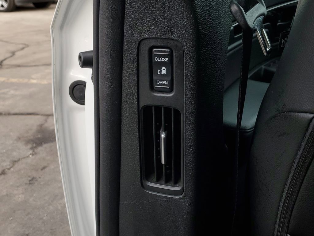 Used 2025 Honda Odyssey Touring image 35