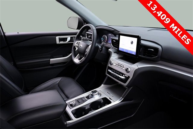 Used 2023 Ford Explorer XLT w/ Equipment Group 202A image 33