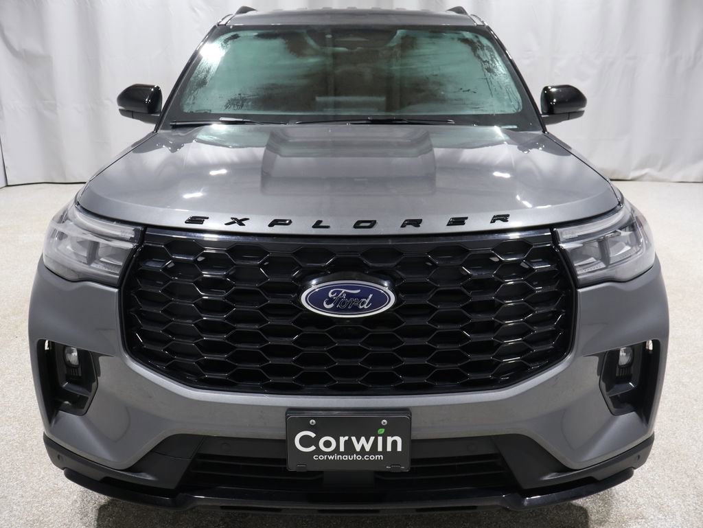Used 2025 Ford Explorer ST-Line w/ ST-Line Street Pack image 6